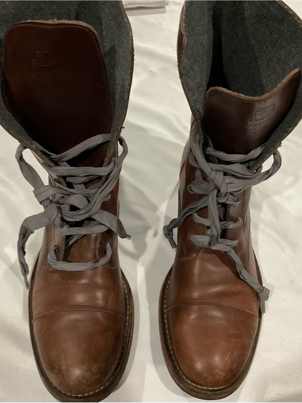 Brunello Cucinelli Leather Lace-Up Women’s Boots with Gray Laces sz 37